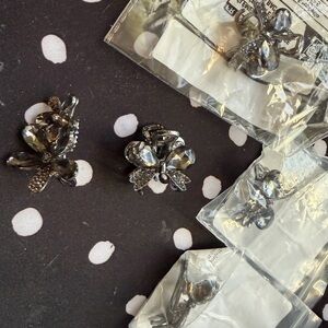 5 Elegant Black Crystal Flower hairclips New in plastic